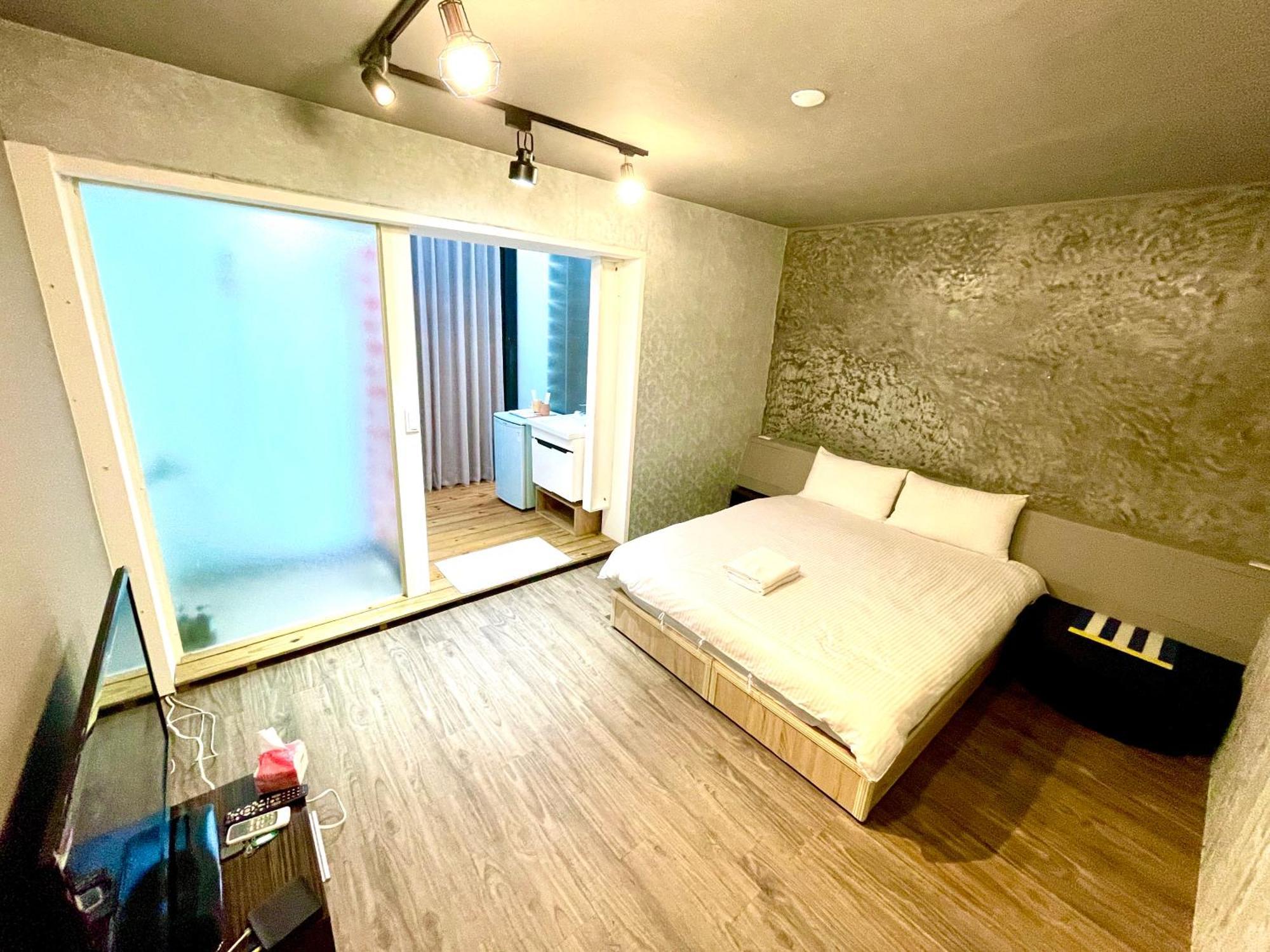 Fengchia Oslo Hotel Taichung Bagian luar foto